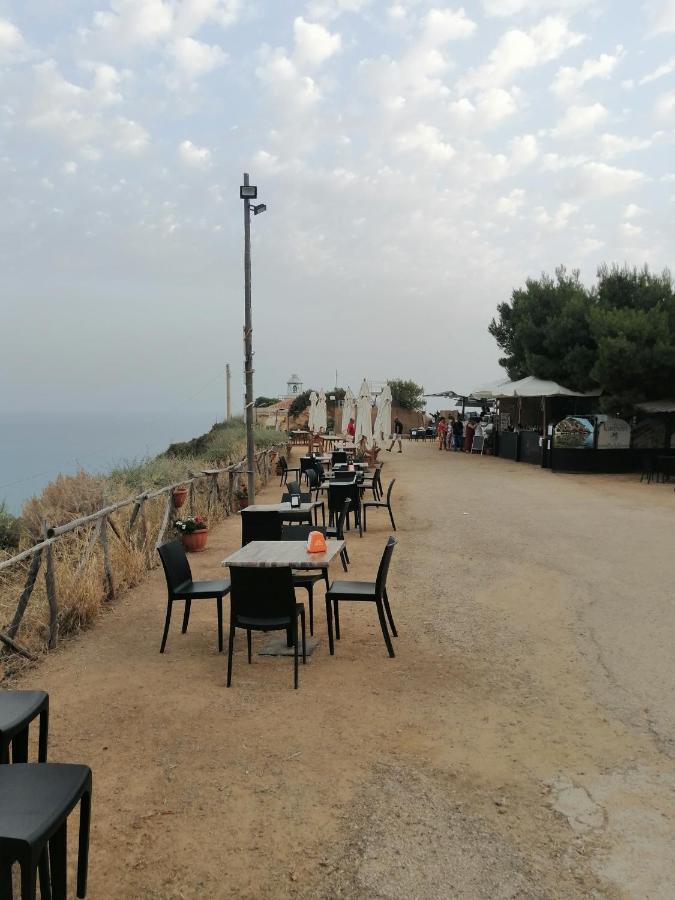 Al Faro Bed & Breakfast Realmonte Ngoại thất bức ảnh