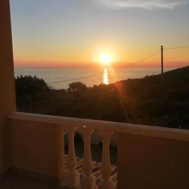 Al Faro Bed & Breakfast Realmonte Ngoại thất bức ảnh