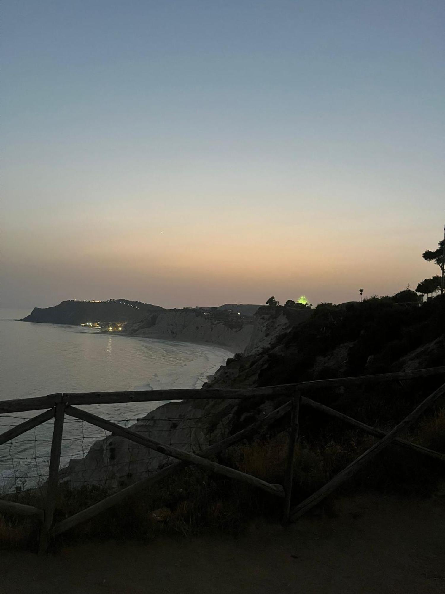 Al Faro Bed & Breakfast Realmonte Ngoại thất bức ảnh